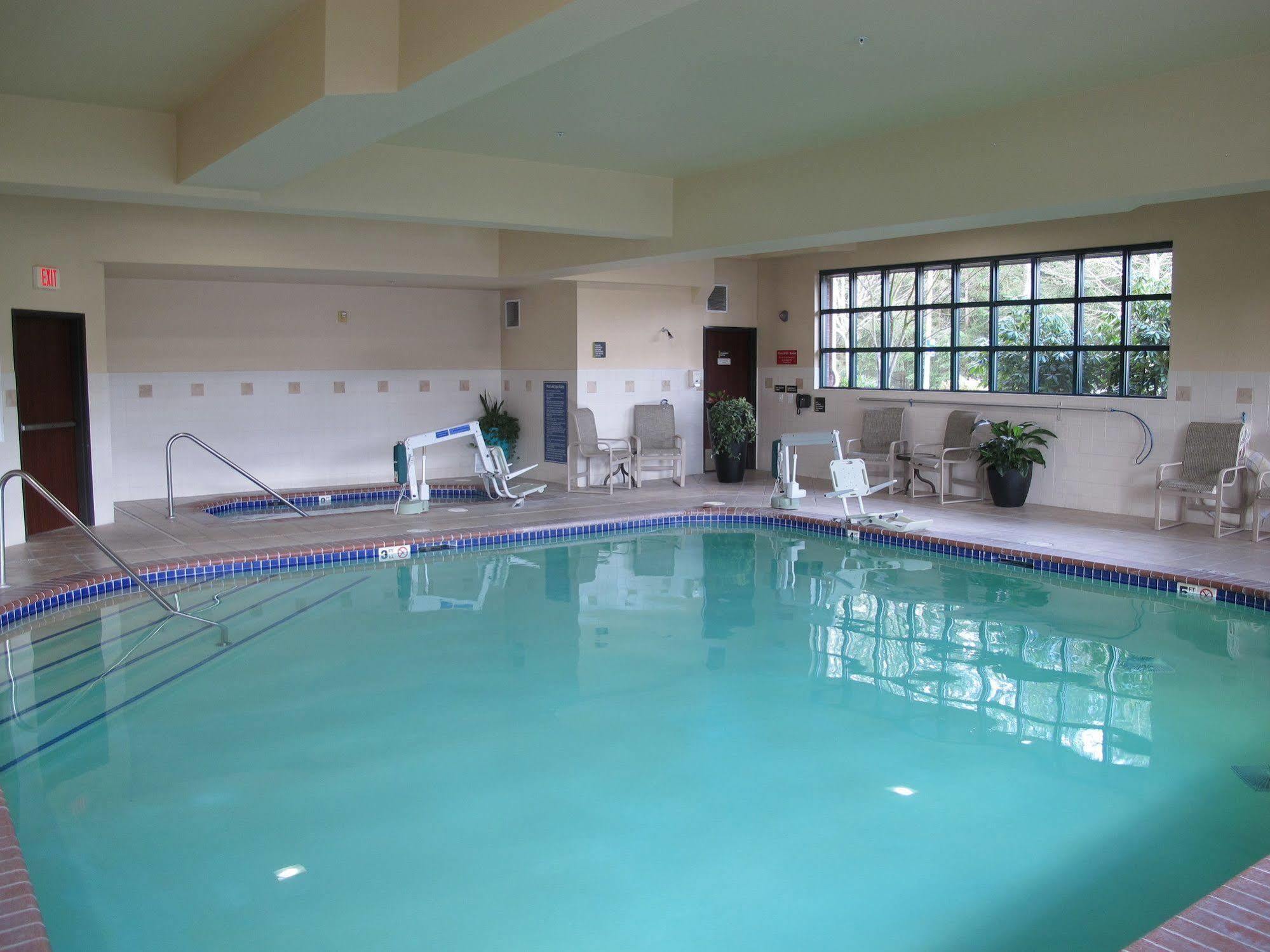 Best Western Liberty Inn Dupont Jblm Exterior photo